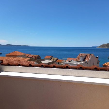 Seaview Suites Ondina Комижа Экстерьер фото
