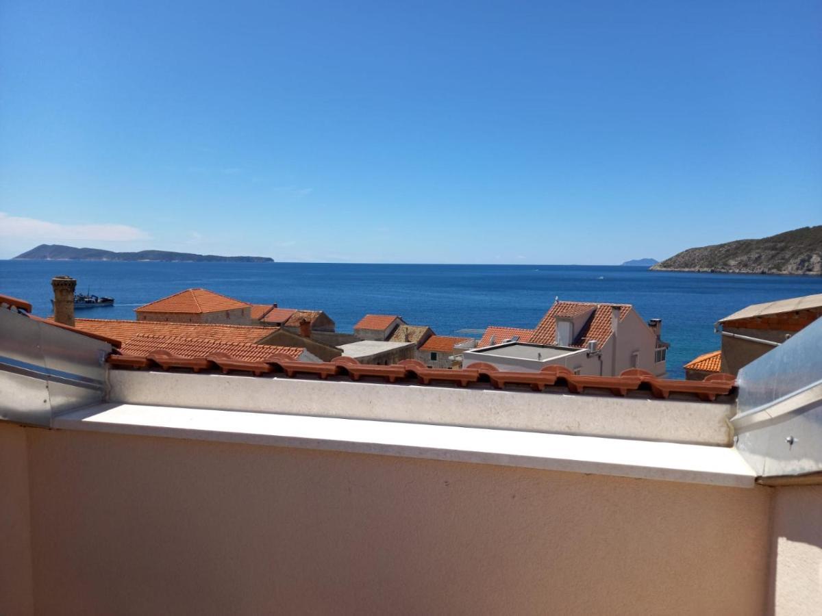 Seaview Suites Ondina Комижа Экстерьер фото