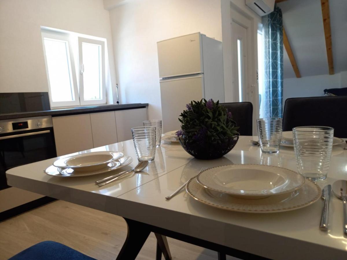 Seaview Suites Ondina Комижа Экстерьер фото