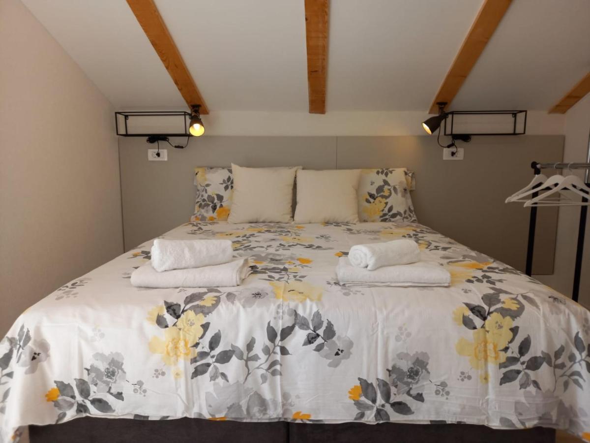 Seaview Suites Ondina Комижа Экстерьер фото