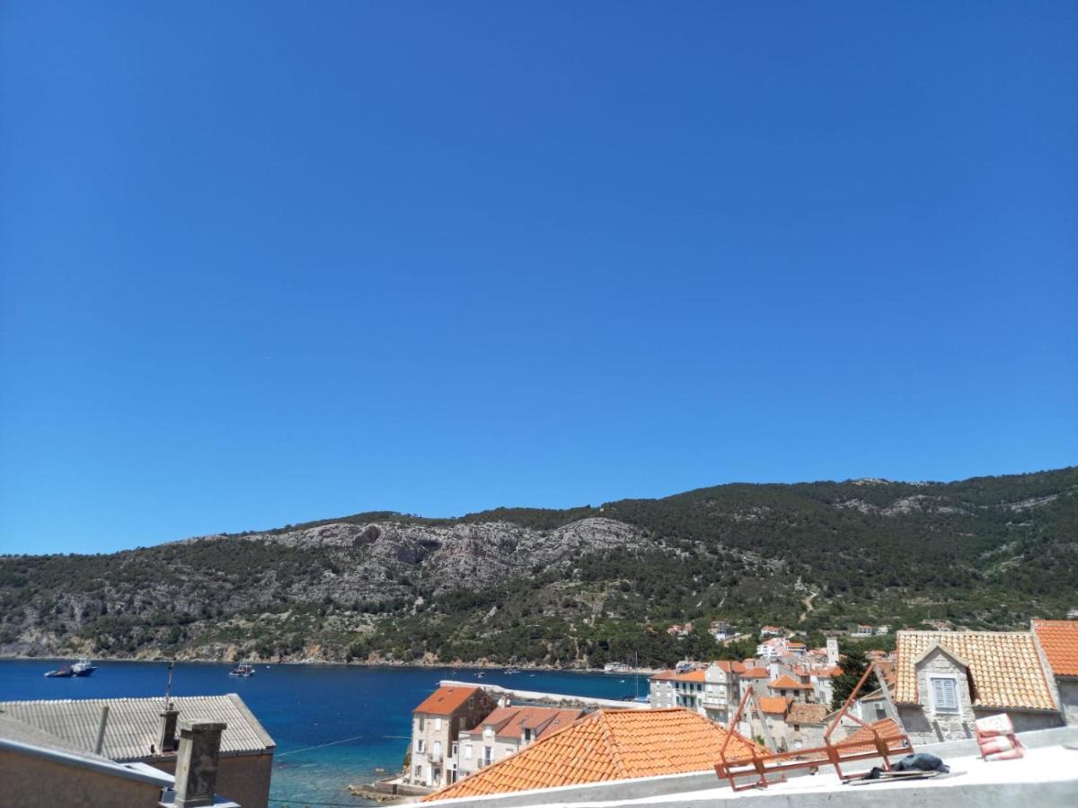 Seaview Suites Ondina Комижа Экстерьер фото