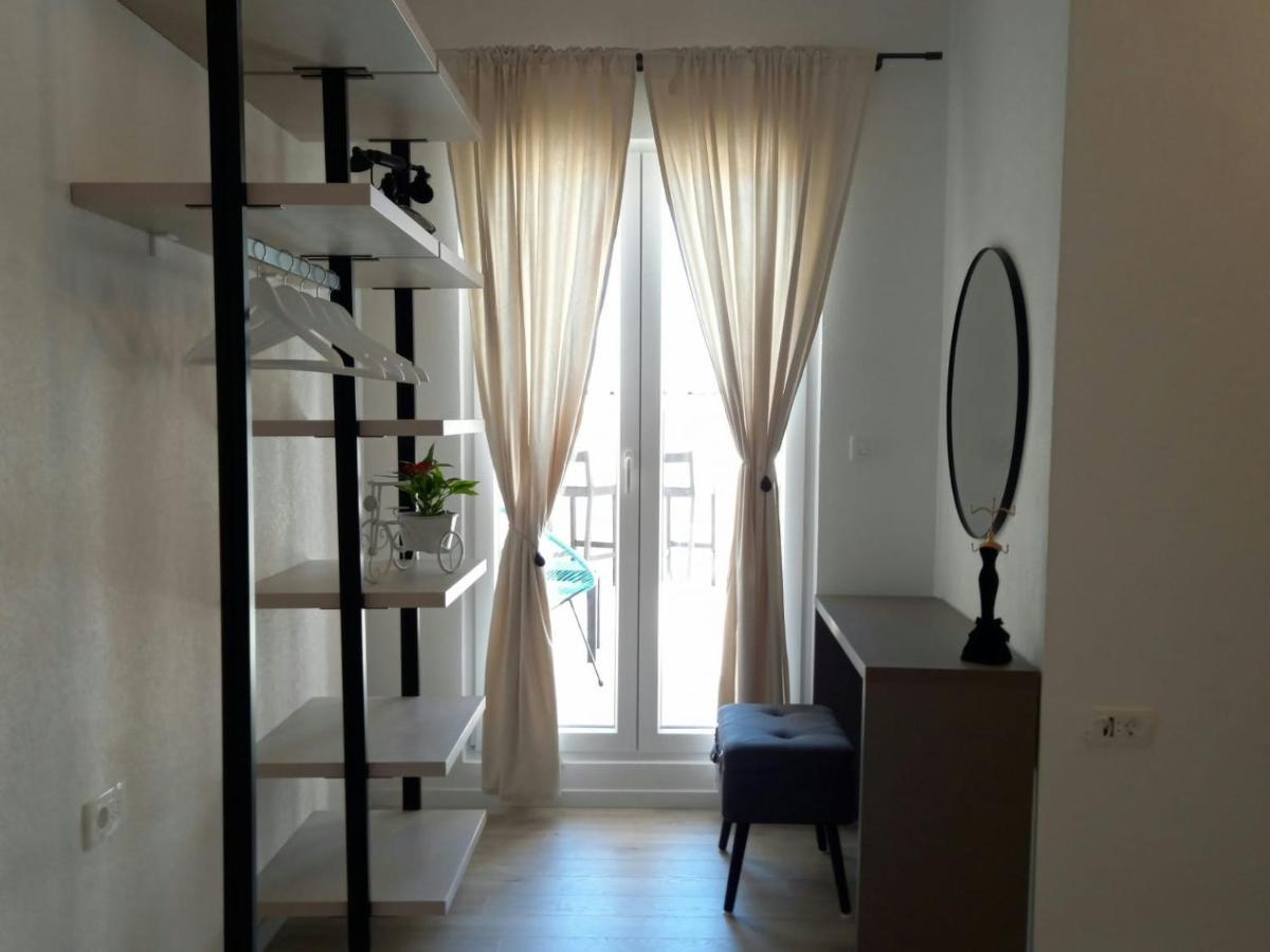 Seaview Suites Ondina Комижа Экстерьер фото