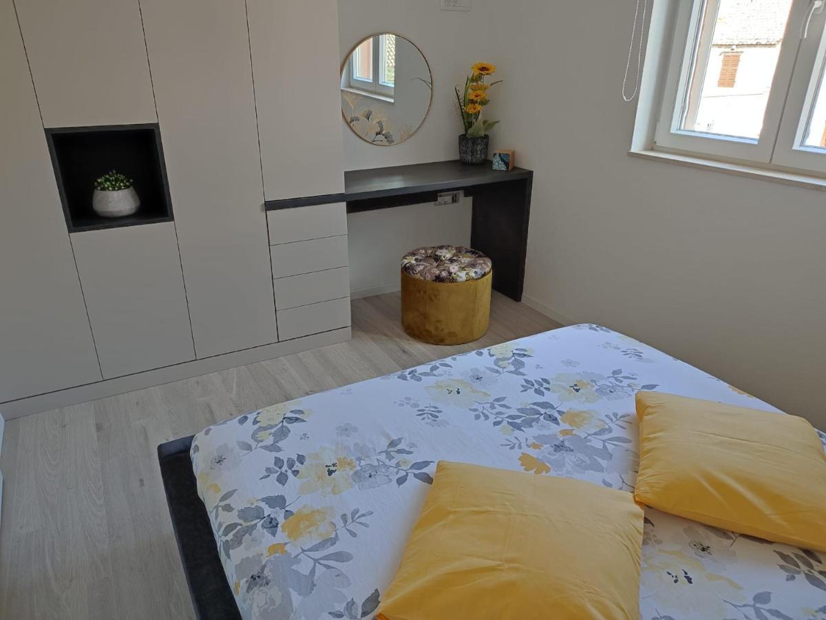 Seaview Suites Ondina Комижа Экстерьер фото