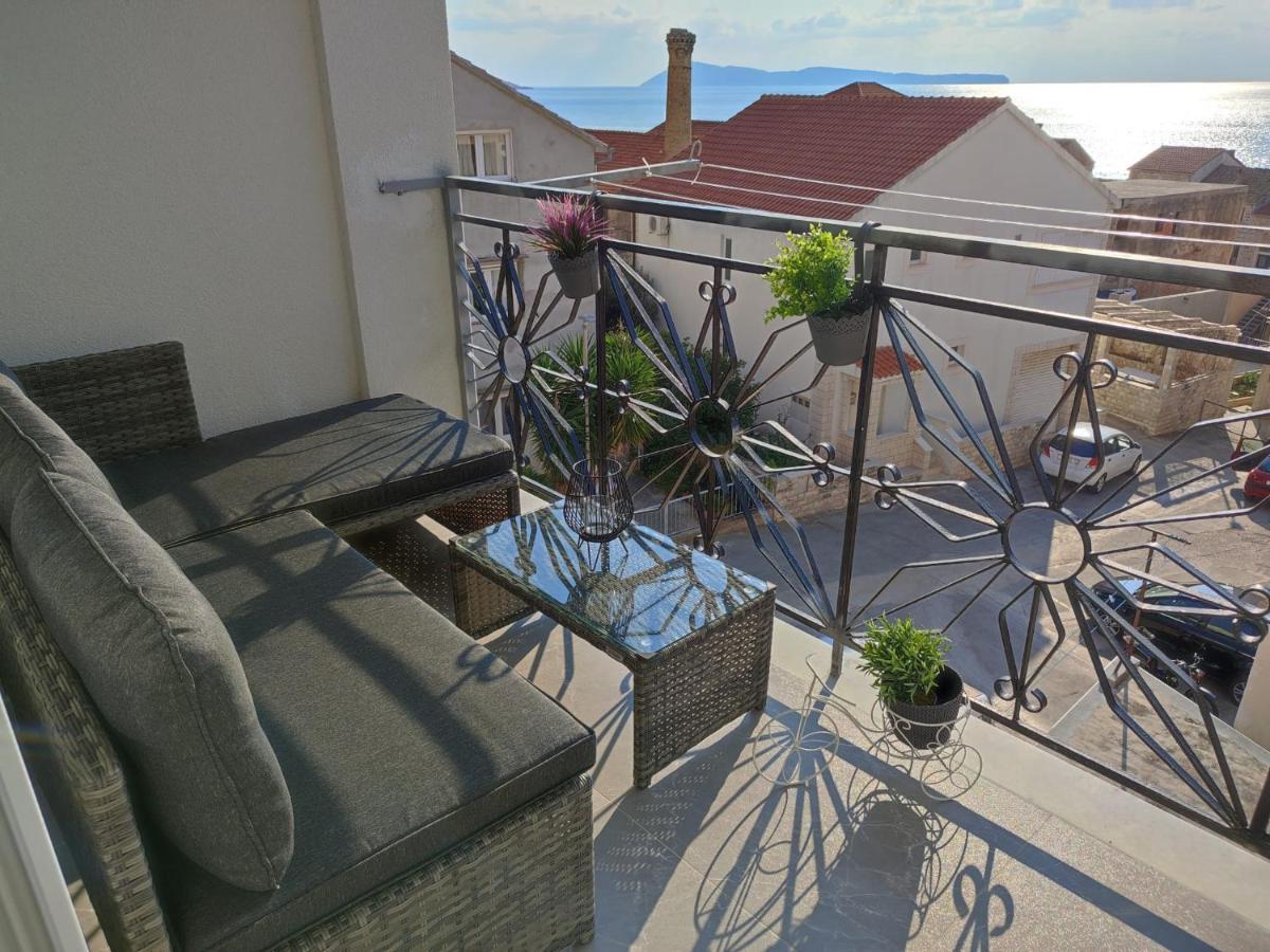 Seaview Suites Ondina Комижа Экстерьер фото