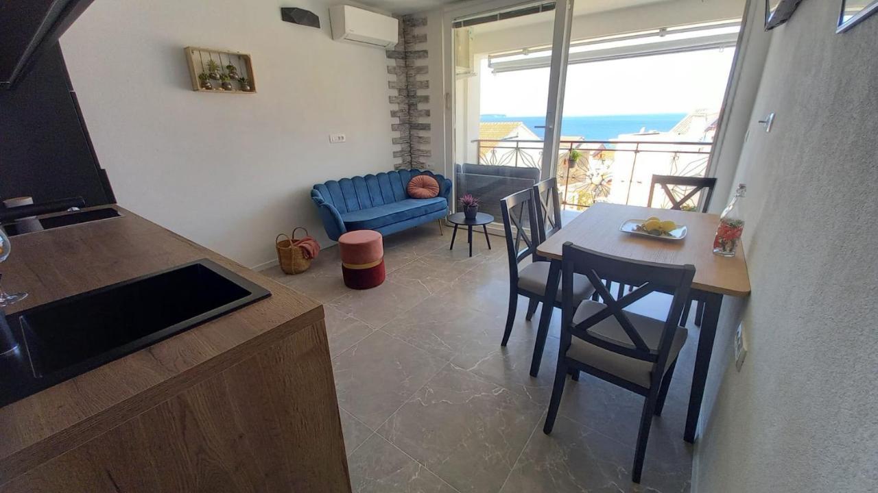 Seaview Suites Ondina Комижа Экстерьер фото